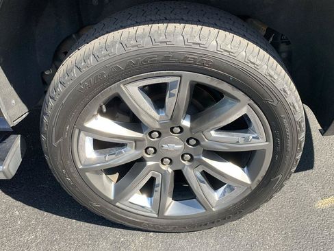 Used 2018 Chevrolet Tahoe LT w/ LT Signature Package AWD/4WD image 34
