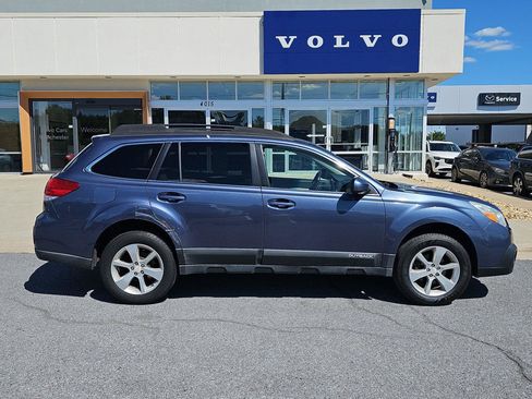 Used 2014 Subaru Outback 2.5i Premium w/ Moonroof Package AWD/4WD image 6