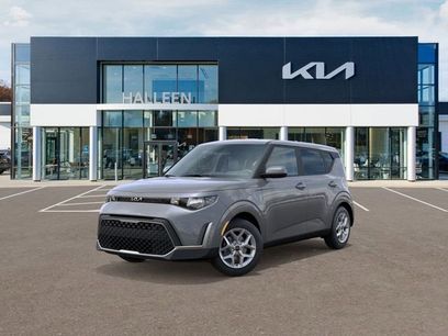 New 2025 Kia Soul LX