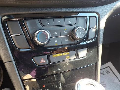 Used 2022 Buick Encore Preferred w/ Safety Package image 22