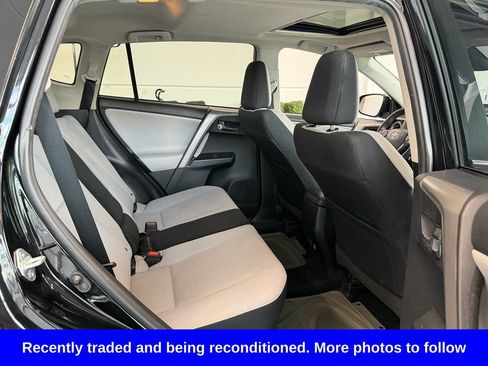 Used 2018 Toyota RAV4 XLE FWD image 15