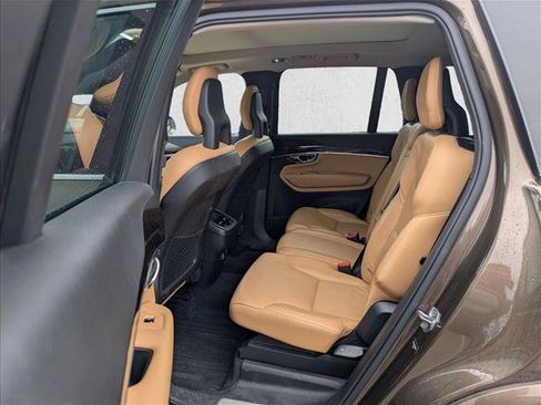 Used 2016 Volvo XC90 T6 Momentum w/ Momentum Plus Package AWD/4WD image 17