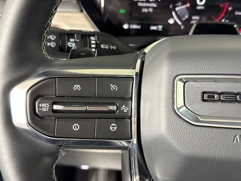 Certified 2025 GMC Acadia Denali w/ Super Cruise Package AWD/4WD image 20