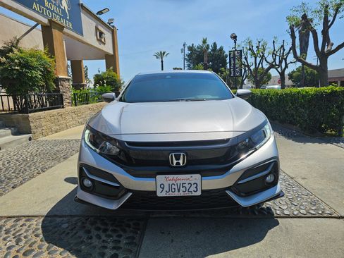 Used 2021 Honda Civic Sport image 2