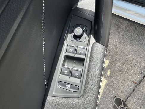 Certified 2023 Volkswagen Tiguan SE R-Line FWD image 19