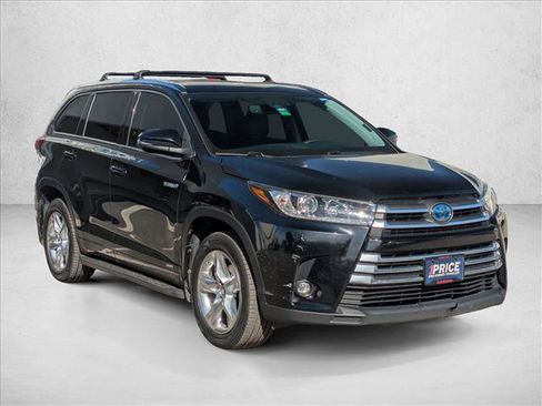 Used 2019 Toyota Highlander Limited image 3