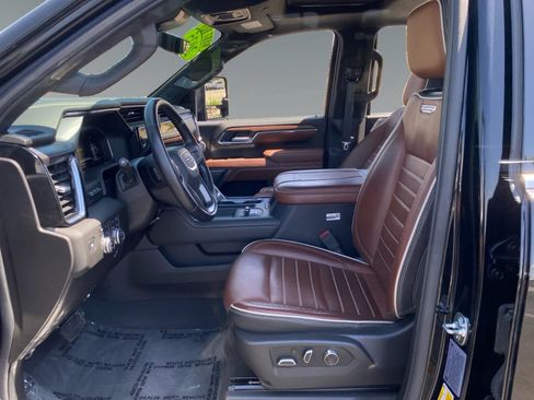 Used 2025 GMC Sierra 2500 Denali Ultimate AWD/4WD image 9