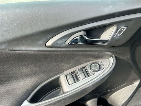 Used 2024 Chevrolet Malibu LS image 16