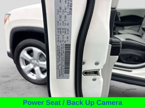 Certified 2018 Jeep Compass Latitude image 33