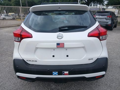 Used 2020 Nissan Kicks SR w/ SR Premium Package FWD image 6