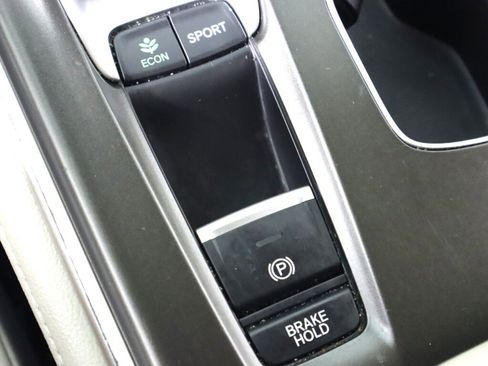 Used 2021 Honda Accord Touring image 30