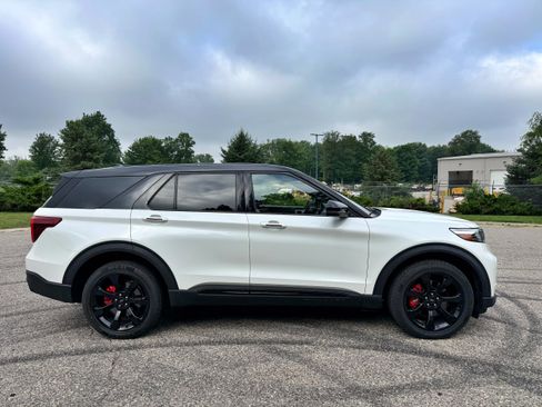 Used 2021 Ford Explorer ST w/ ST Street Pack AWD/4WD image 10