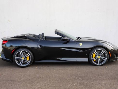 Certified 2020 Ferrari Portofino image 3