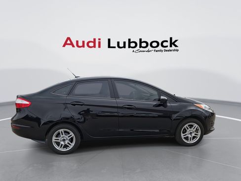 Used 2019 Ford Fiesta SE image 9