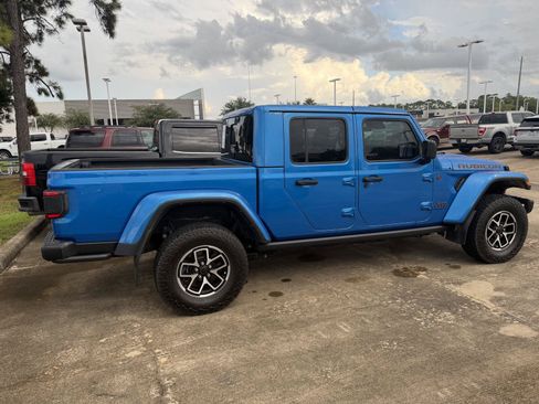 Used 2024 Jeep Gladiator Rubicon AWD/4WD image 5