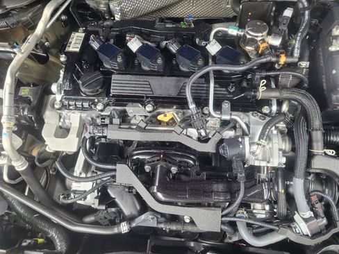 Used 2025 Toyota Corolla LE FWD image 30
