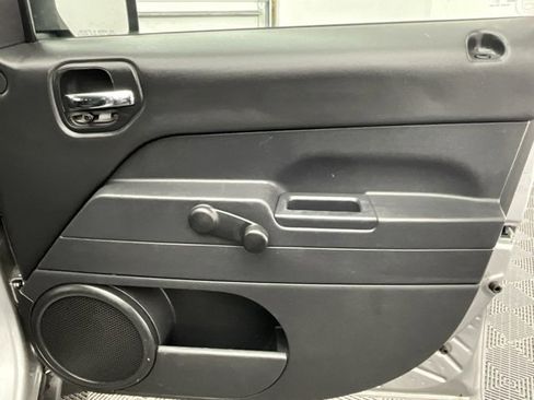 Used 2016 Jeep Patriot Sport image 14