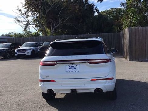 Used 2021 Lincoln Corsair Reserve w/ Equipment Group 201A image 6