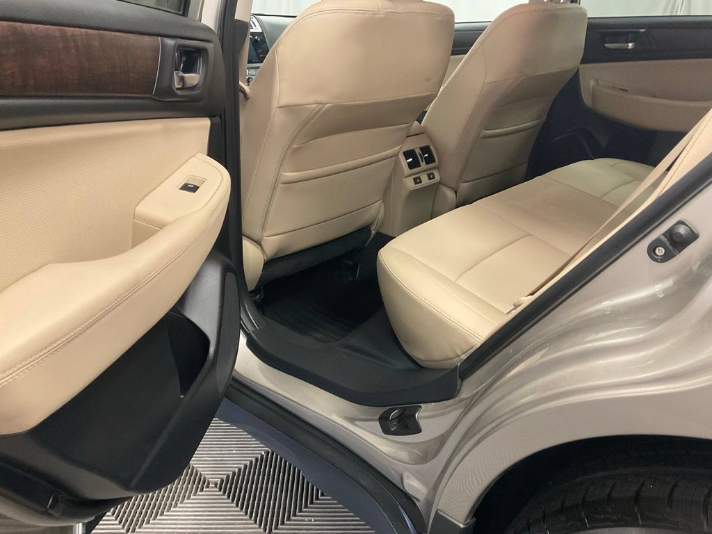 Used 2017 Subaru Outback 2.5i Limited AWD/4WD image 27