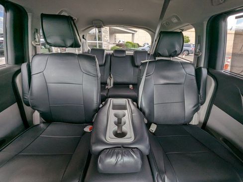 Used 2015 Honda Odyssey EX image 25