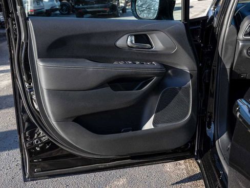 New 2026 Chrysler Voyager LX image 11