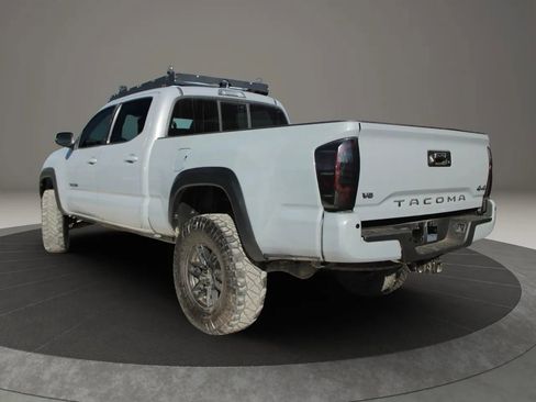 Used 2020 Toyota Tacoma TRD Sport image 3