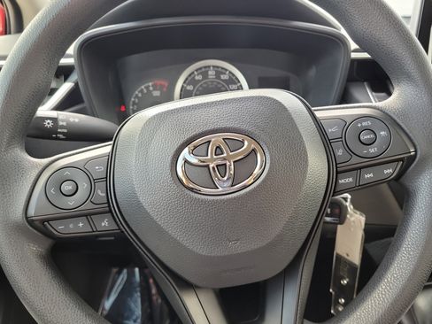 Used 2022 Toyota Corolla LE image 14