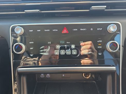 Used 2025 Genesis GV80 2.5T Standard image 32