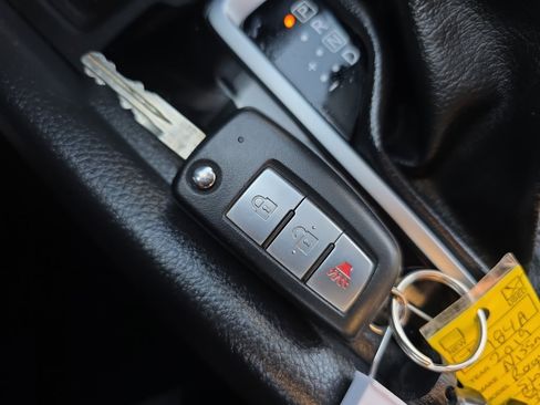 Used 2019 Nissan Rogue S image 25
