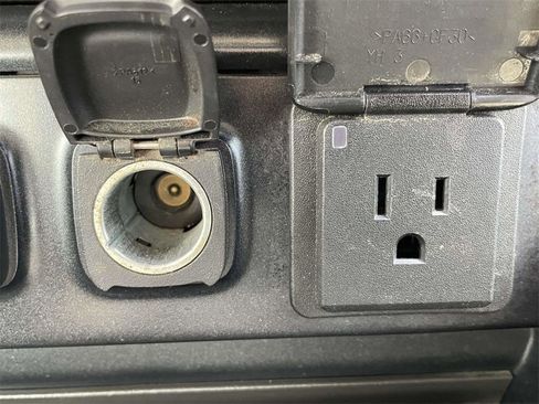 Used 2015 Chevrolet Silverado 2500 LTZ w/ Duramax Plus Package image 23