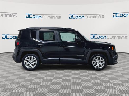 Used 2015 Jeep Renegade Latitude w/ Popular Equipment Group image 9