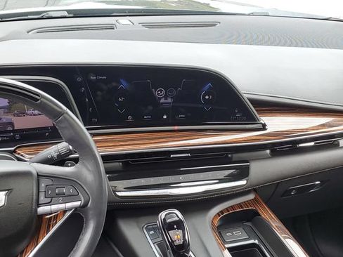 Certified 2023 Cadillac Escalade Premium Luxury w/ Performance Package AWD/4WD image 25