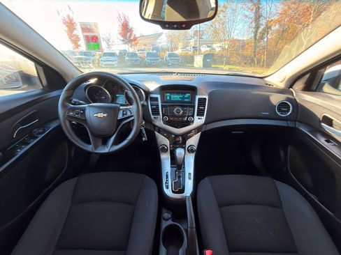 Used 2016 Chevrolet Cruze LT FWD image 11