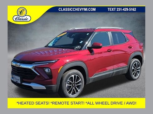 Used 2025 Chevrolet TrailBlazer LT AWD/4WD image 1
