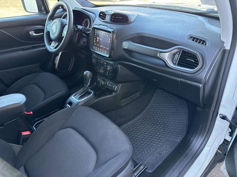 Used 2023 Jeep Renegade Latitude AWD/4WD image 21