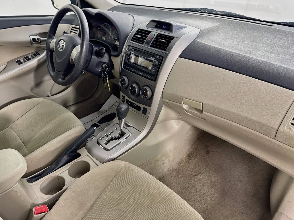 Used 2012 Toyota Corolla LE FWD image 32