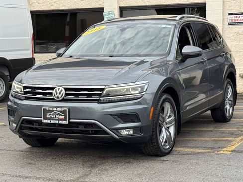 Used 2018 Volkswagen Tiguan SEL Premium w/ 3rd Row Seat Package AWD/4WD image 20