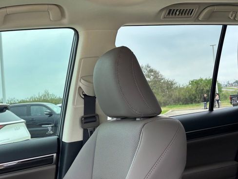 Used 2023 Lexus GX 460 Premium w/ Premium Package AWD/4WD image 13
