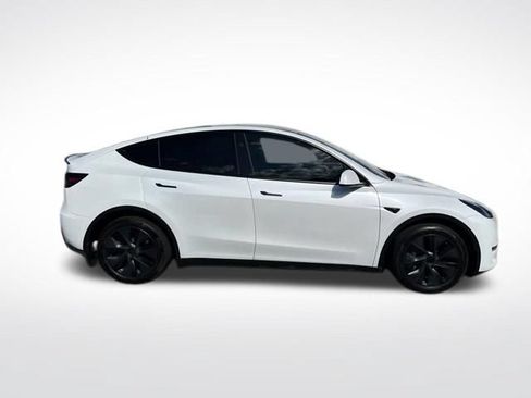 Used 2024 Tesla Model Y Long Range AWD/4WD image 12