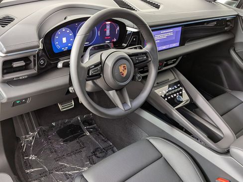 New 2026 Porsche Macan 4S Electric AWD/4WD image 4