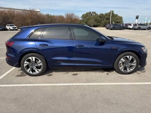 Used 2022 Audi e-tron Premium image 6