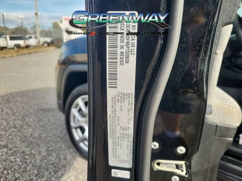 Used 2023 Jeep Compass Latitude image 31