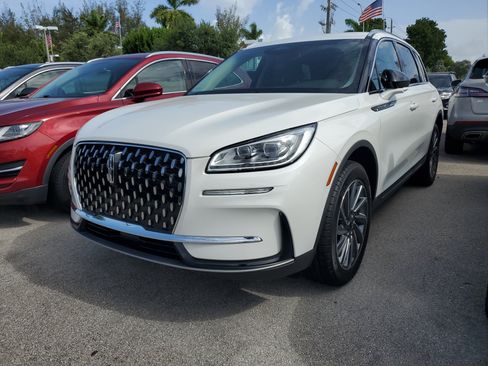 Certified 2023 Lincoln Corsair Reserve image 3