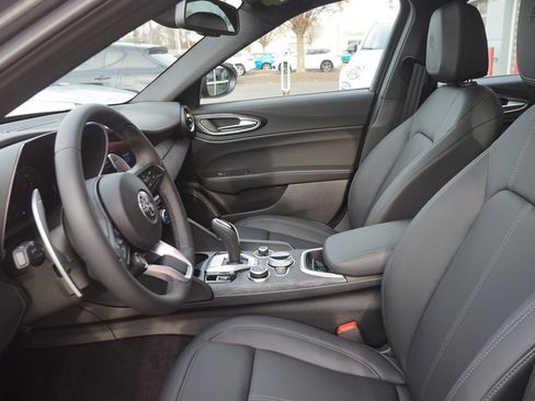 New 2024 Alfa Romeo Giulia Sprint image 13