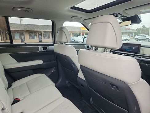 Used 2025 Hyundai Santa Fe Limited AWD/4WD image 30