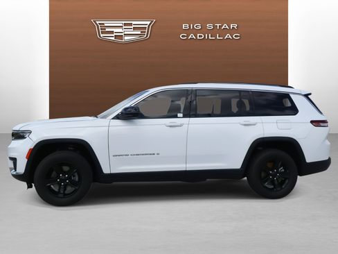 Used 2023 Jeep Grand Cherokee L Laredo w/ Trailer Tow Group (B) image 2