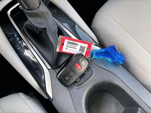 Used 2024 Toyota Corolla Cross LE image 31