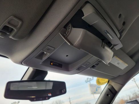 Used 2020 Chevrolet Tahoe 4WD w/ Remote Keyless Entry Package image 31