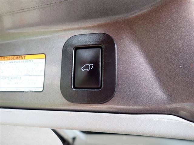 Used 2017 Toyota Sienna XLE Premium w/ Protection Package FWD image 9