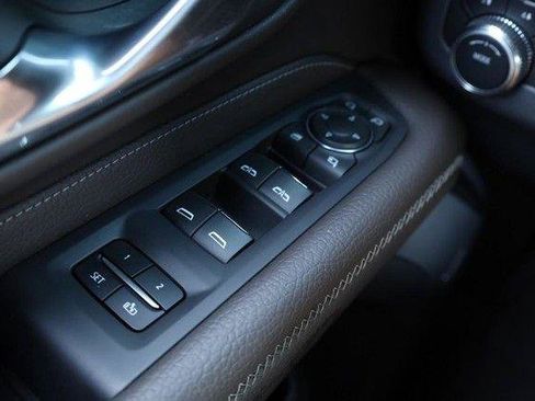 Used 2023 GMC Yukon Denali AWD/4WD image 19